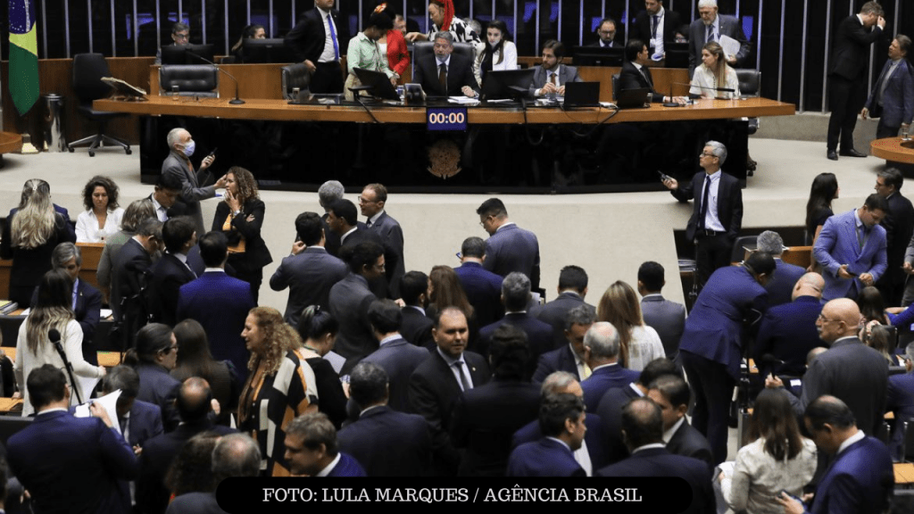 Câmara aprova arcabouço fiscal sem Fundeb e Fundo do&nbsp;DF