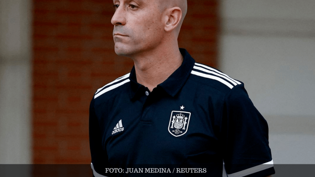 Fifa suspende dirigente espanhol após beijo na final da Copa do&nbsp;Mundo