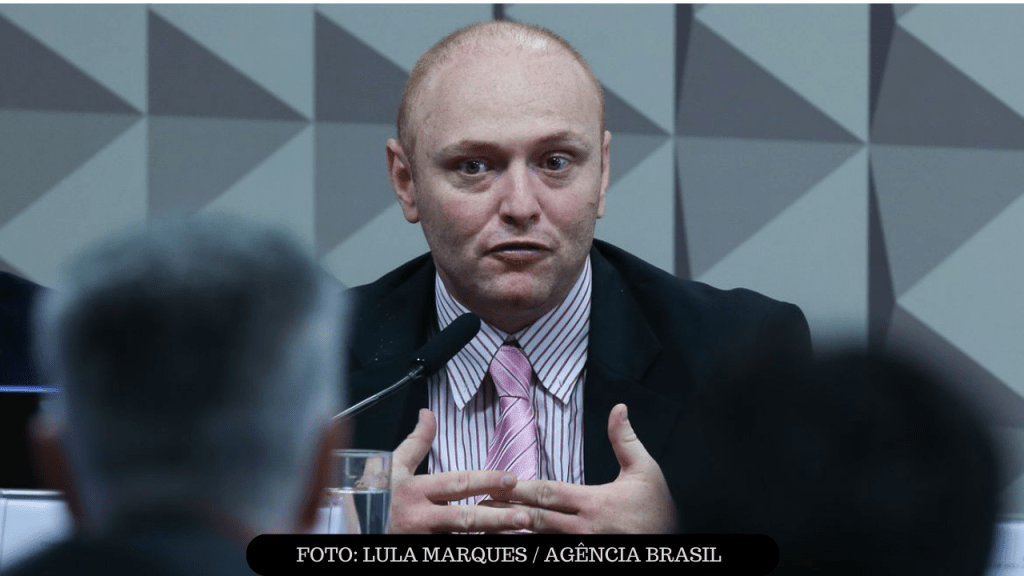 Hacker Delgatti aceita fazer acareação com Bolsonaro para comprovar&nbsp;denúncias