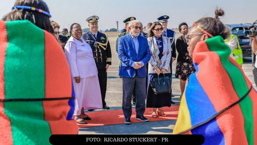 Lula chega à África do Sul para 15ª Cúpula do&nbsp;Brics