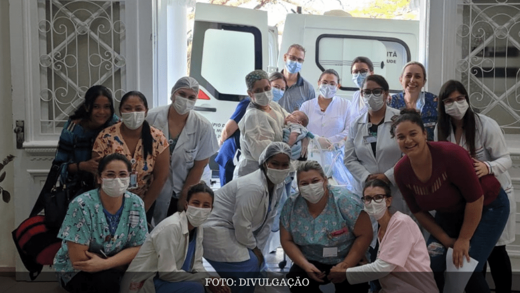 Bebê internado há 101 dias recebe alta na Santa Casa de Marília e será acompanhado em&nbsp;casa
