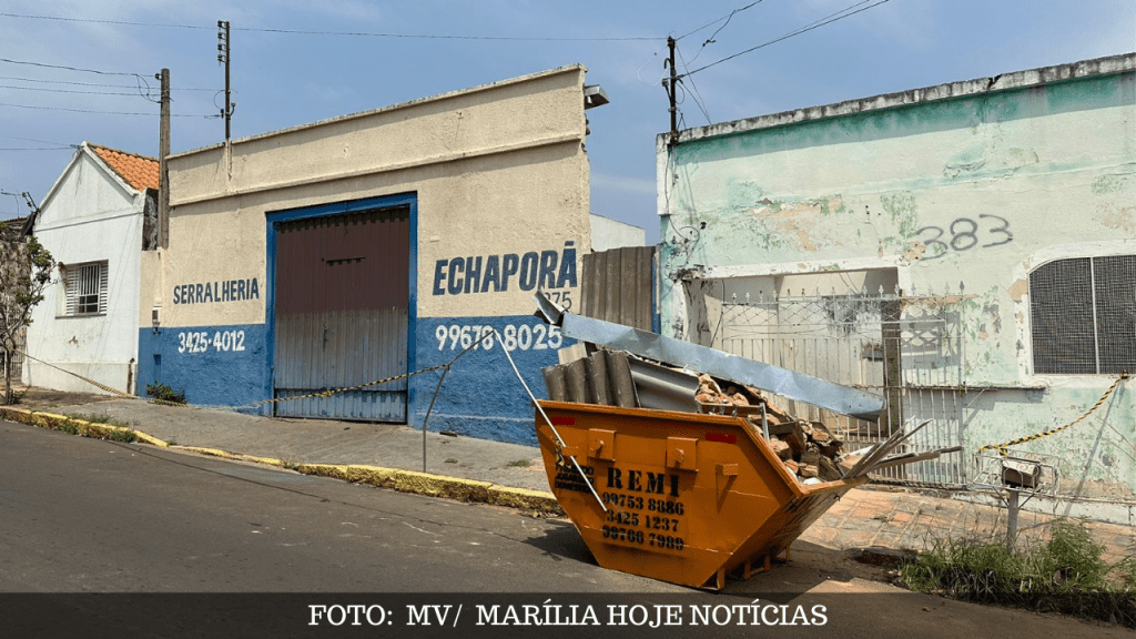 Casal de idosos leva susto com desmoronamento de antiga serralheria no bairro Alto Cafezal em&nbsp;Marília