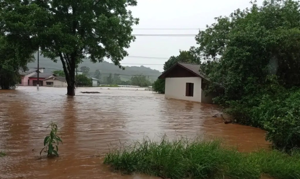 Novos temporais matam quatro pessoas no Rio Grande do&nbsp;Sul