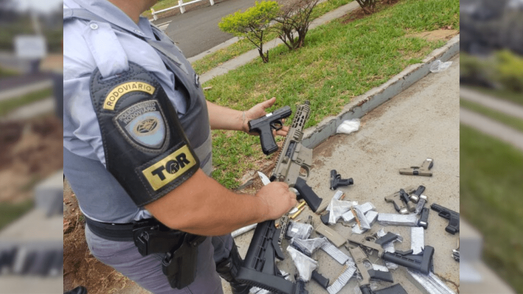 Polícia Militar Rodoviária Apreende Grande Carregamento de Armas na&nbsp;região