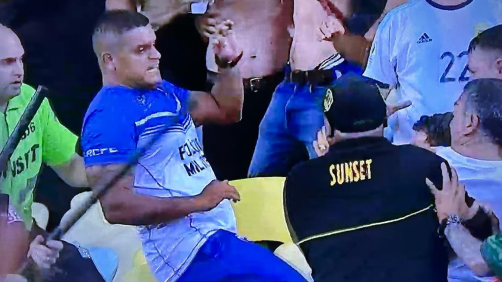 Tumulto e quebra-quebra nas arquibancadas do Maracanã faz seleção Argentina sair de&nbsp;campo