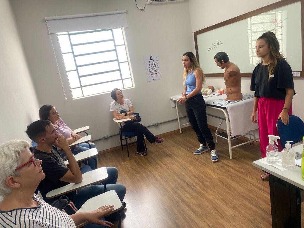 Servidores da Educação participam de treinamento em primeiros-socorros e situação de&nbsp;emergência