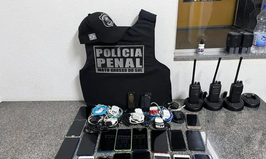 Operação apreende mais de mil celulares em presídios do&nbsp;país