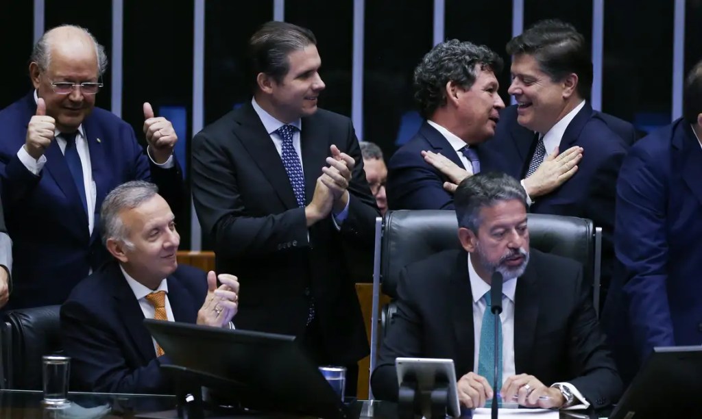 Câmara aprova reforma tributária em segundo&nbsp;turno
