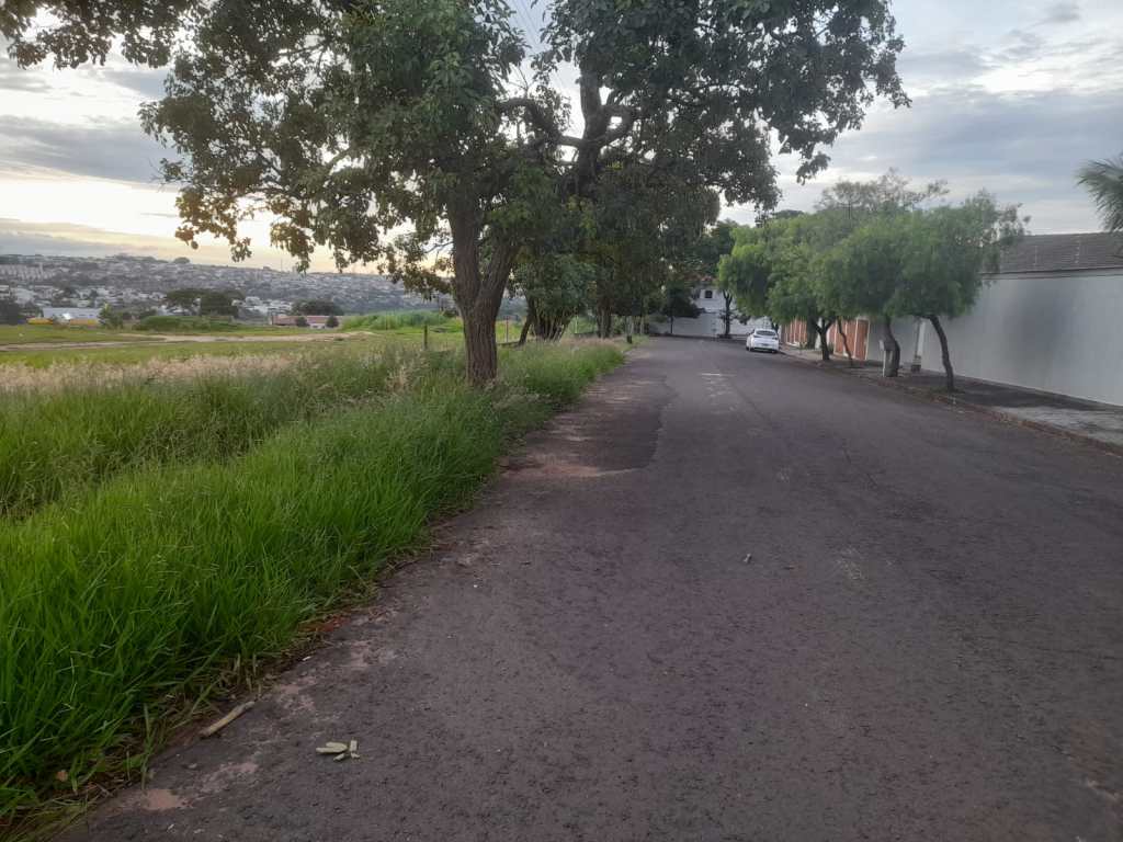 Após ter edital de licitação suspenso pelo Tribunal de Contas, Prefeitura autoriza contratação emergencial para serviços de limpeza em&nbsp;Marília