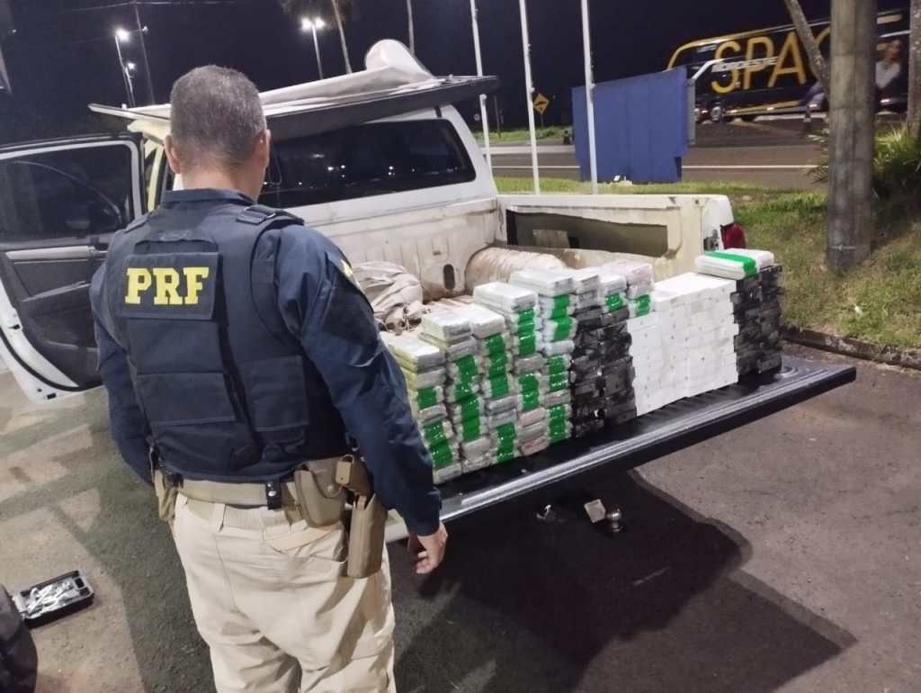 Carga contrabandeada de celulares Apple e Xiaomi avaliada em R$ 1 milhão é apreendida pela&nbsp;PRF