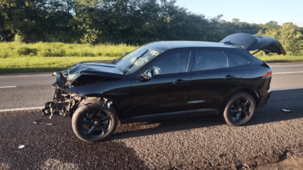 Acidente Grave na Região Envolvendo Carro de Luxo Deixa Dois Mortos e Dois Feridos e Motorista Foge a&nbsp;Pé