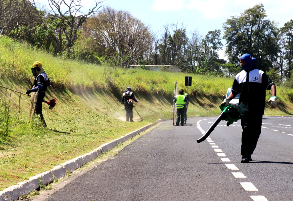 Mutirão da Limpeza Urbana de Marília chega à avenida Cascata e na fase final da avenida João&nbsp;Ramalho