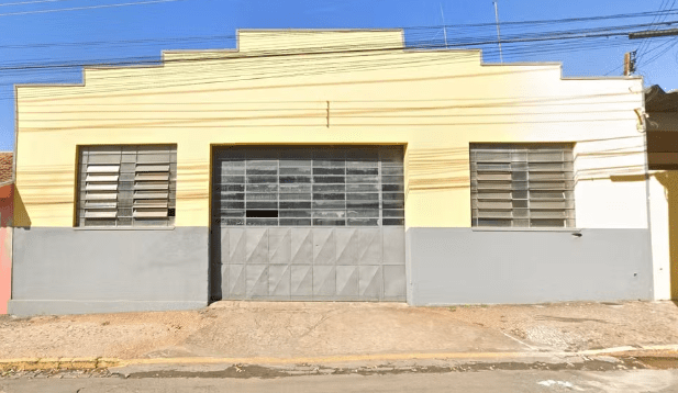 Na Região: Homem é encontrado morto em galpão de ambulâncias com o rosto&nbsp;desfigurado