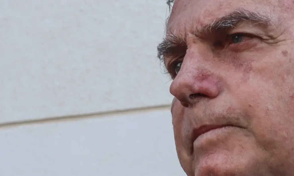 Bolsonaro pediu e aprovou mudança em minuta que previa golpe, diz&nbsp;PF