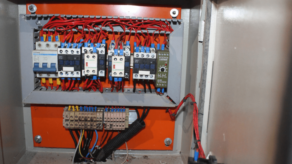 Detectores de fumaça, sistema de combate a incêndio, hidrantes e reserva técnica para autonomia hídrica são instalados no camelódromo 