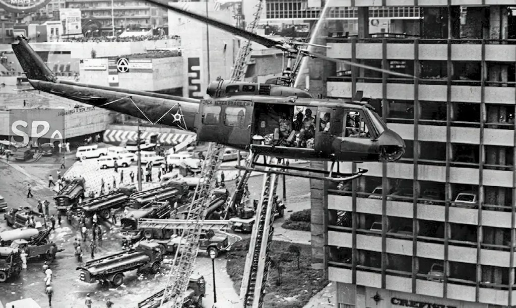 50 Anos: Pelas ondas do rádio, repórter ajuda Bombeiros em resgate no Edifício&nbsp;Joelma