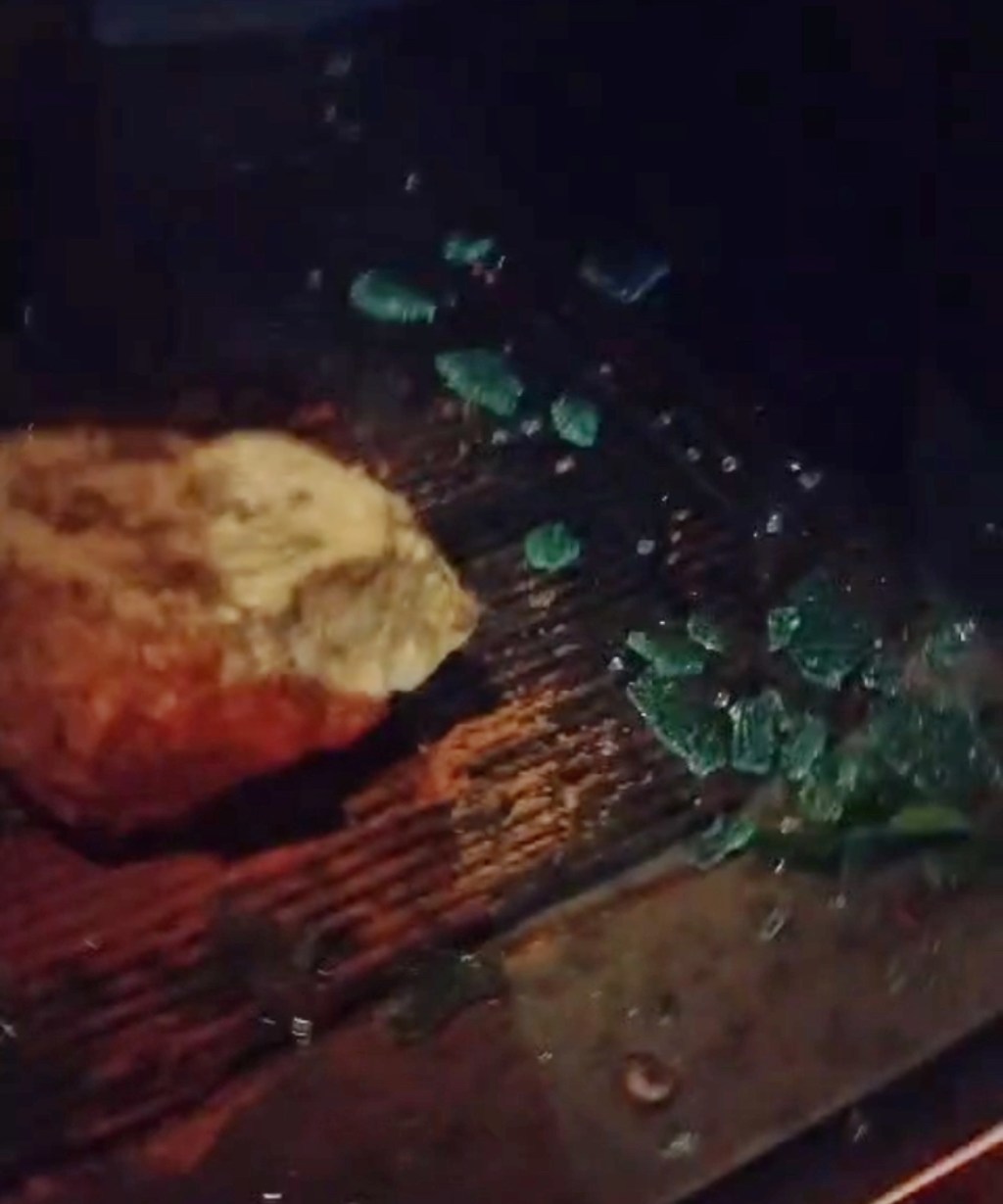 Caminhão de coleta de lixo de Marília e coletores são alvos de pedrada durante trabalho no bairro Trieste&nbsp;Cavichioli