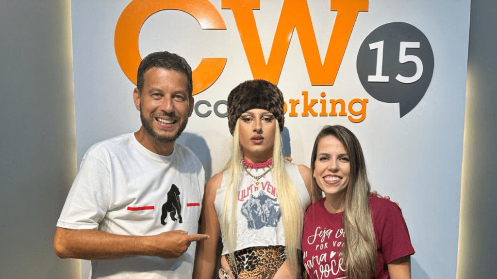 Episódio 18 de “Hoje tem Conversa” recebeu a Drag Queen Lilith&nbsp;Vênus