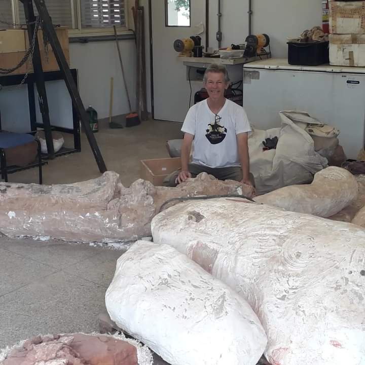 Paleontólogo William Nava, vai a Brasília para continuidade da preparação do Dino&nbsp;Titã