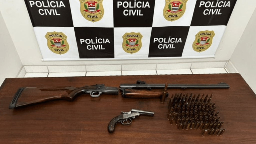 Policiais cumprem mandado de busca e apreensão relacionado a porte ilegal de arma de fogo em&nbsp;Marília