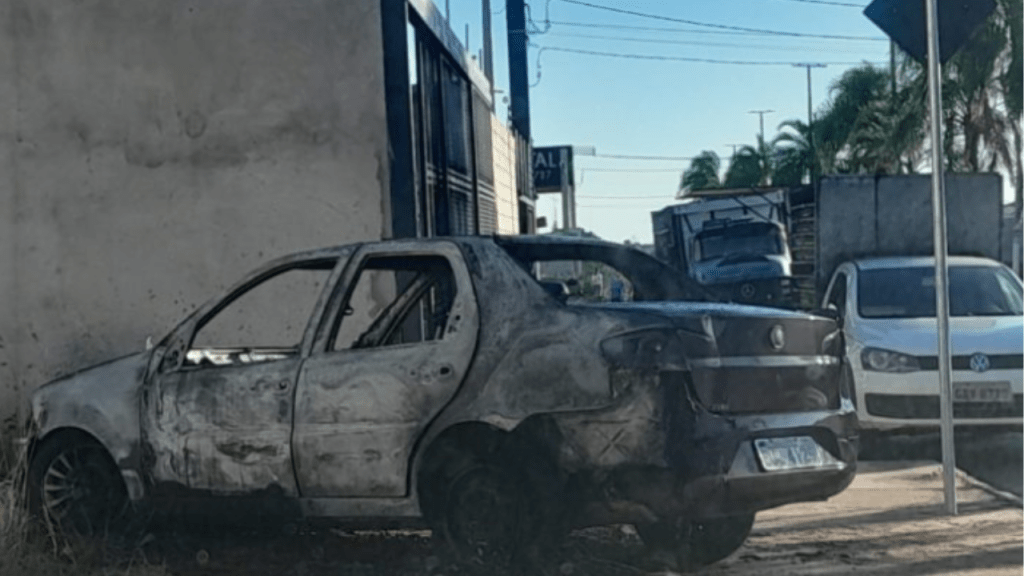 Desentendimento no Distrito Industrial de Marília termina com rapaz esfaqueado e carro&nbsp;incendiado
