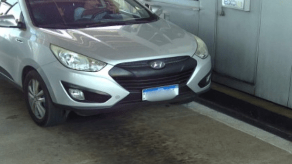 Câmera de Monitoramento em Praça de Pedágio Registra Passagem do Suspeito de Feminicídio em&nbsp;Fuga