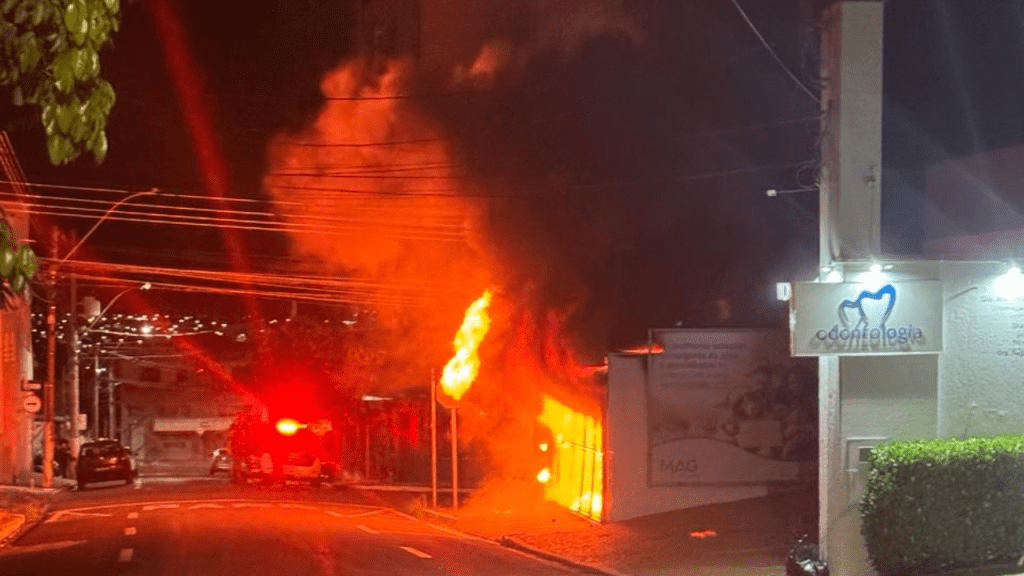 Incêndio Devasta Departamento de Educação no Trânsito em&nbsp;Marília