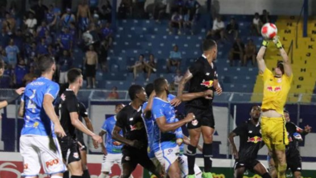 Mac perde a primeira em casa, cai uma posição na tabela mas ainda se mantém na zona de&nbsp;classificação