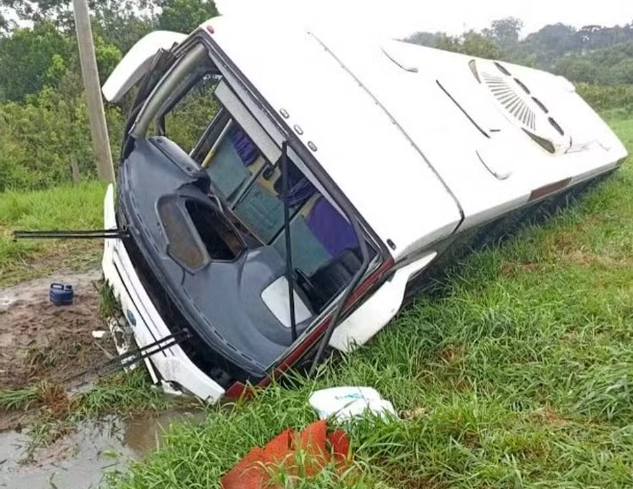 Acidente com Ônibus da Equipe de Futebol Americano da Região Deixa Vários Atletas&nbsp;Feridos
