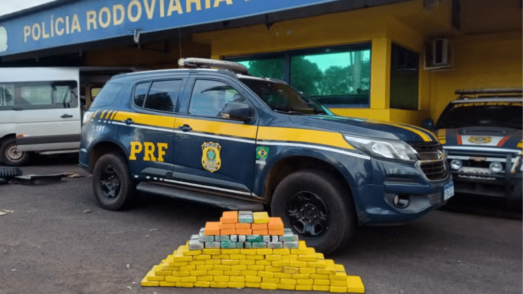 P R F apreende quase 100 quilos de cocaína na BR-153 com auxílio de&nbsp;cães