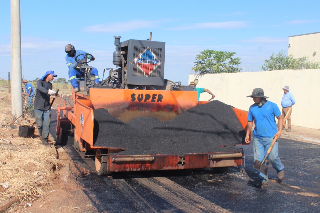 Prefeitura, Secretaria de Obras e Codemar iniciam pavimentação do Rubens de Abreu&nbsp;Izique