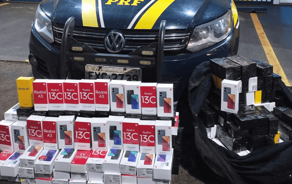 Dupla é flagrada pela Polícia Rodoviária Federal com celulares sem nota&nbsp;fiscal