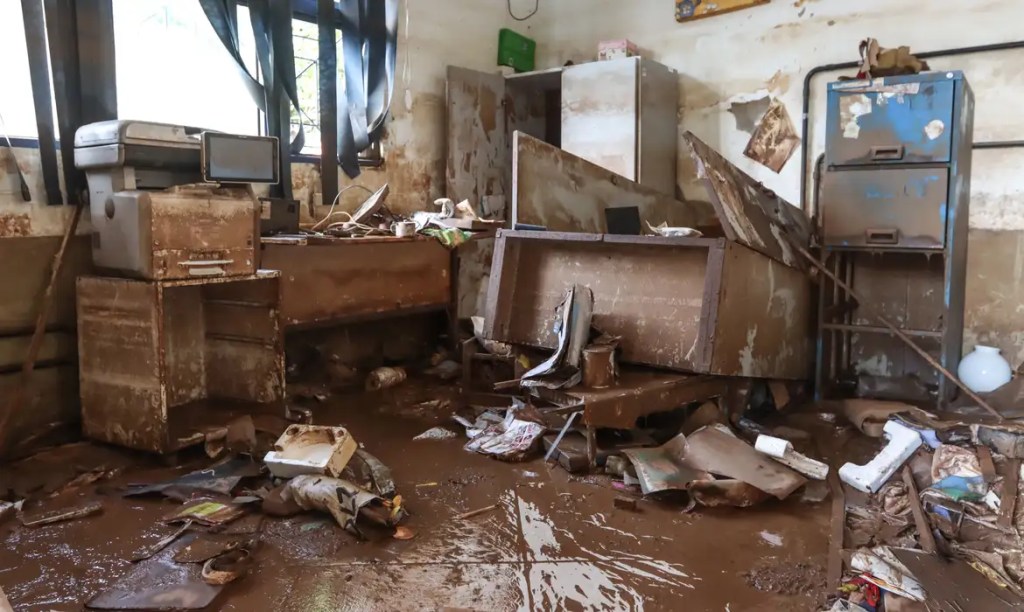 Após um mês de calamidade, gaúchos não conseguem retomar&nbsp;rotina