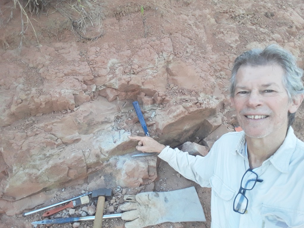 William Nava encontra novo sítio paleontológico e descobre crânio de um crocodilo&nbsp;pré-histórico