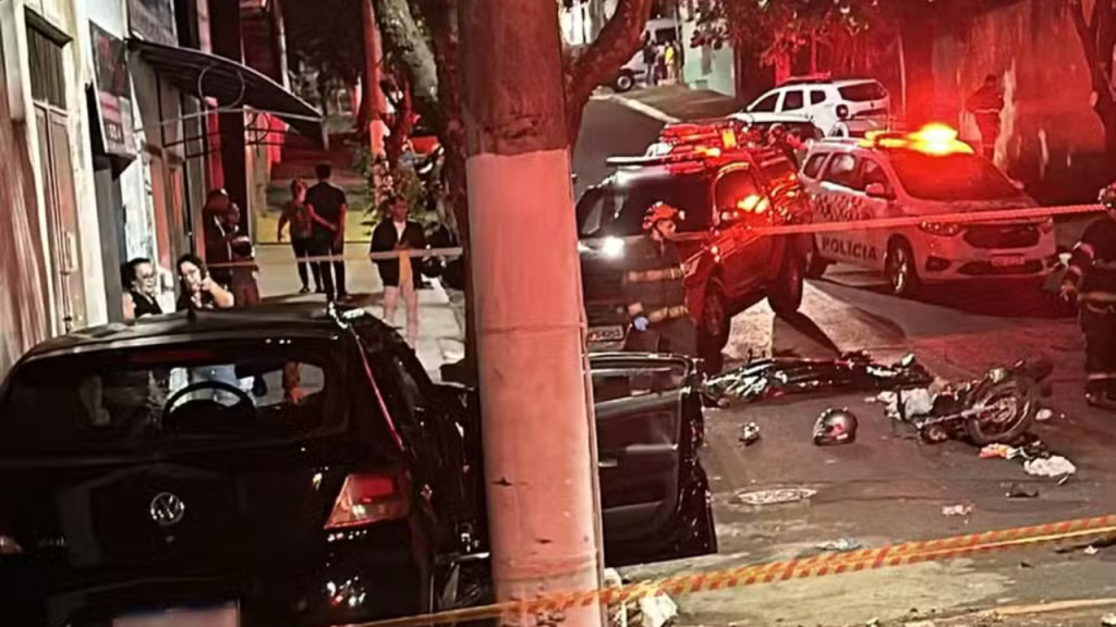 Motociclista morre após ser atropelado por carro em alta velocidade na&nbsp;Região