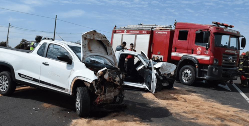 Batida Frontal na SP-294 Deixa Duas Pessoas Feridas nesta quinta-feira&nbsp;(11)
