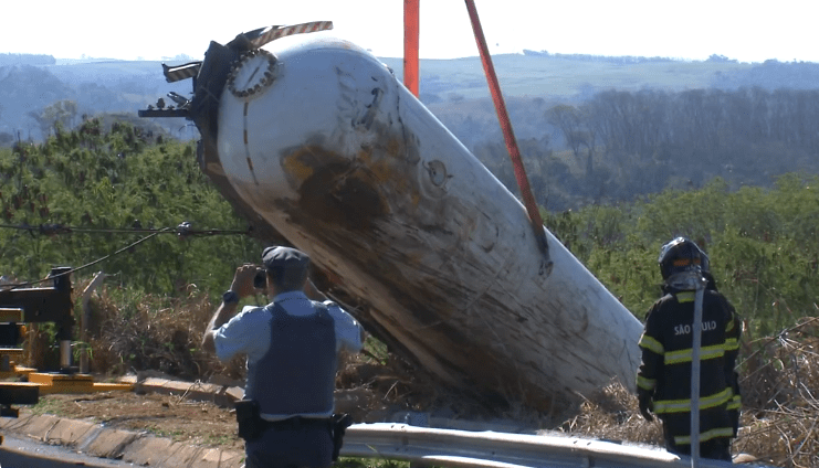 Caminhão-Tanque é Removido Após 23 dias do Acidente na&nbsp;SP-294