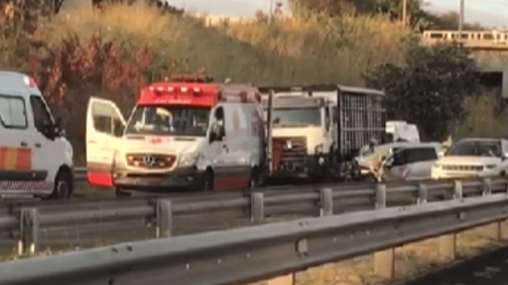 Grave Acidente na Rodovia do Contorno em Marília Deixa Um Homem Ferido e Provoca Longo Congestionamento