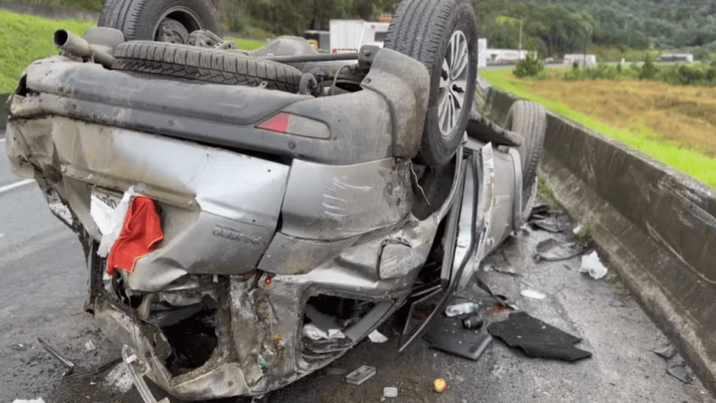 Ex-Técnico da Seleção Brasileira Dunga e Esposa Sofrem Acidente na&nbsp;BR-116