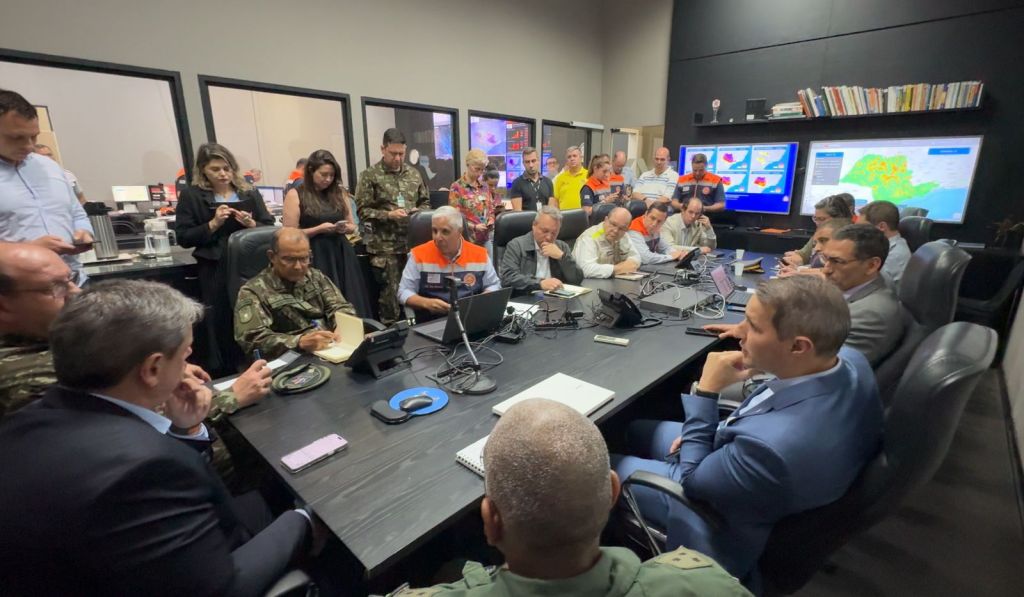 Governo de SP cria gabinete de crise para ações contra grandes incêndios no&nbsp;interior