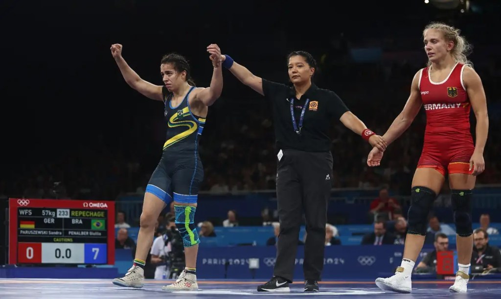 Giullia Penalber avança e luta pelo bronze no wrestling nesta&nbsp;sexta