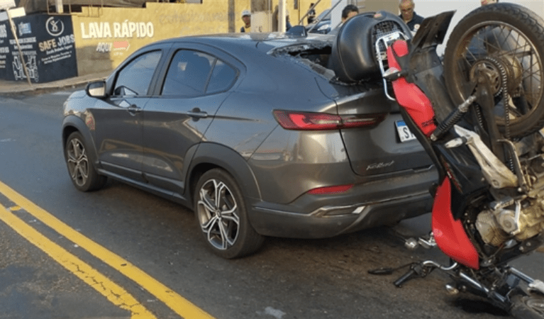 Acidente na “Via Expressa” em Pompeia deixa motociclista&nbsp;ferido