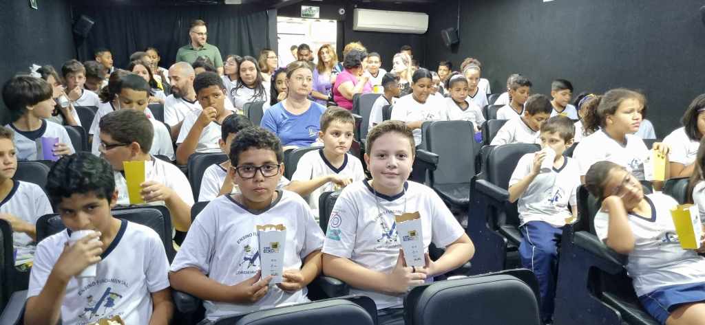 Cinema móvel gratuito chega a Gália e&nbsp;Herculândia