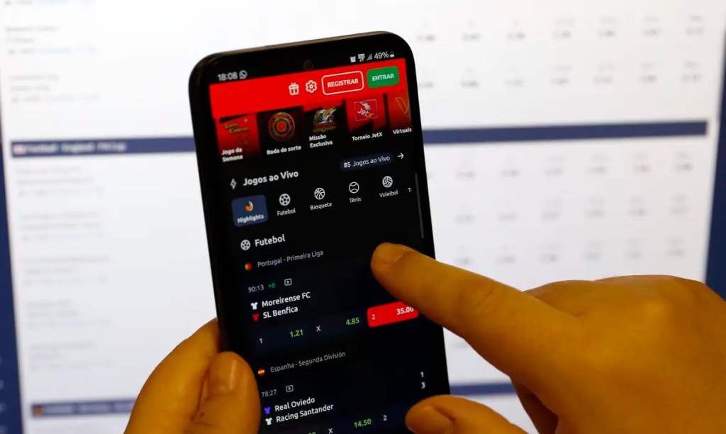 Beneficiários do Bolsa Família gastaram R$ 3 bi em bets em&nbsp;agosto