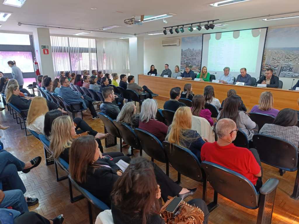 Corregedoria-Geral do Município premia diretores, Emeis e Emefs de Marília pela gestão de equipes e organização do espaço&nbsp;escolar