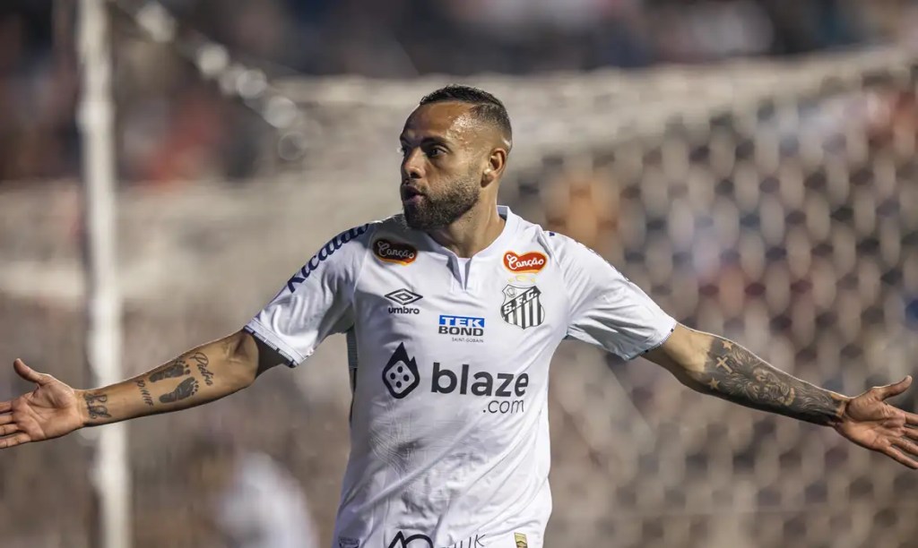 Santos vence e fica perto do retorno para a Série A do&nbsp;Brasileiro