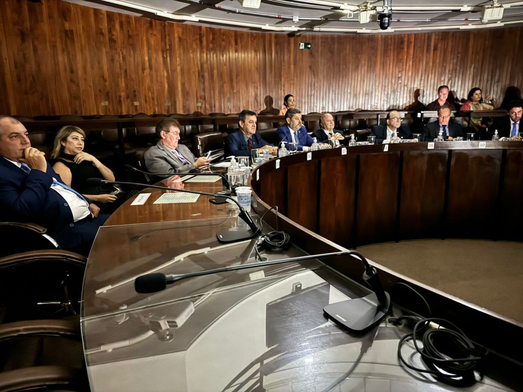 Em meio a apagão Câmara aprova Projeto que altera convocação de sessão durante o&nbsp;recesso