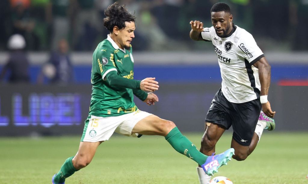 Palmeiras e Botafogo jogam por liderança do Campeonato&nbsp;Brasileiro