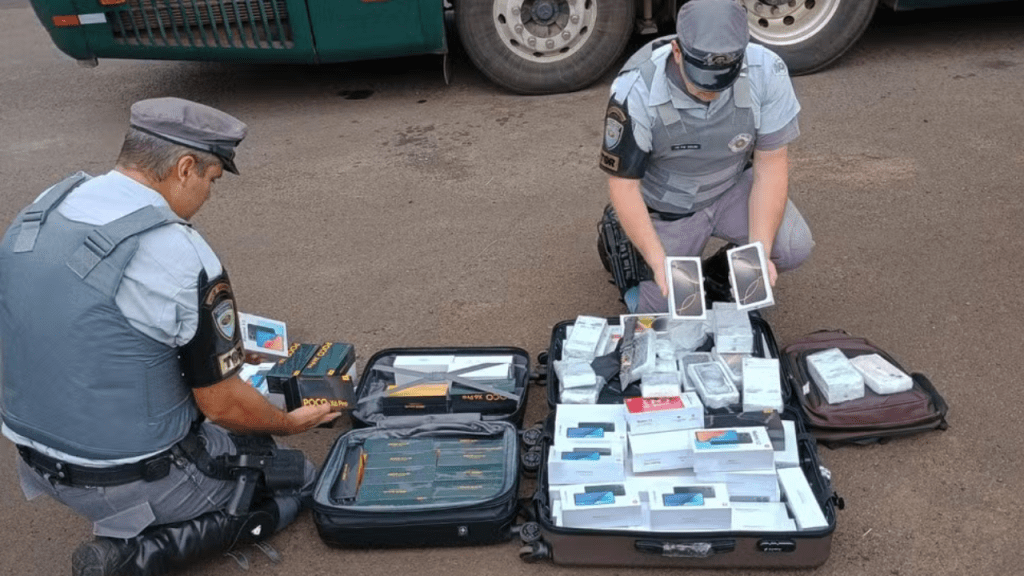 Mais de 100 celulares são apreendidos durante fiscalização em Rodovia de&nbsp;Assis