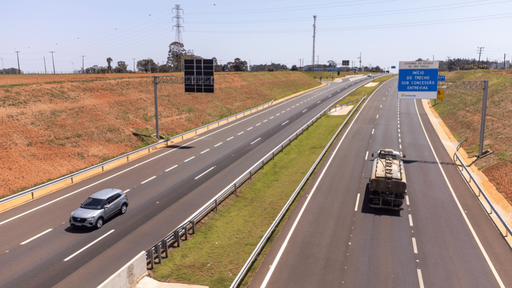 Entrevias estima fluxo de 494 mil veículos durante o feriado da Proclamação da&nbsp;República